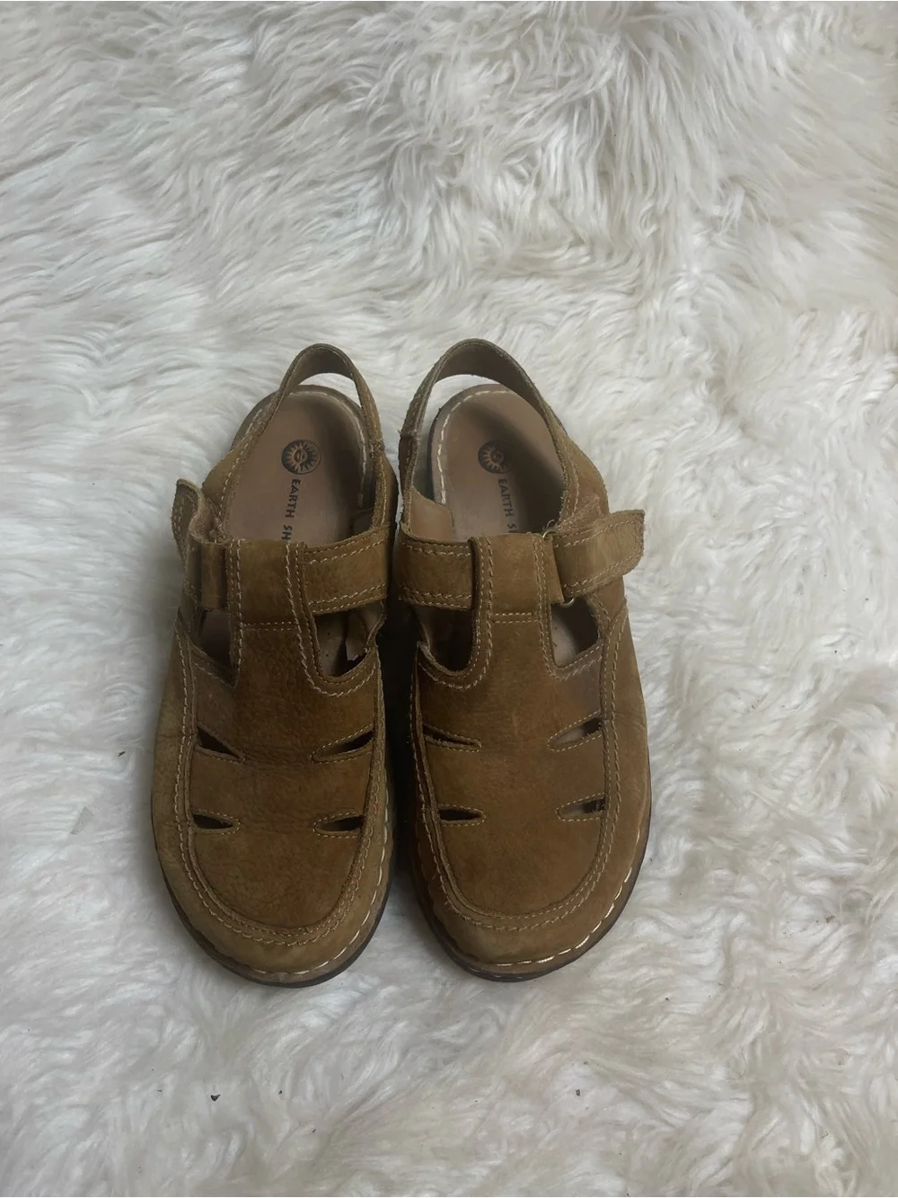 Earth Shoes Brown suede Fisherman Sandals SZ10Padded footbed , adjustable strap